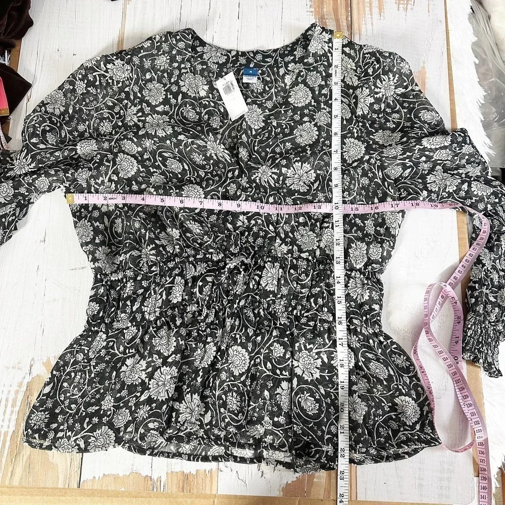 Old Navy Dark Floral Puff Long Sleeve Blouse  Size Medium Black White